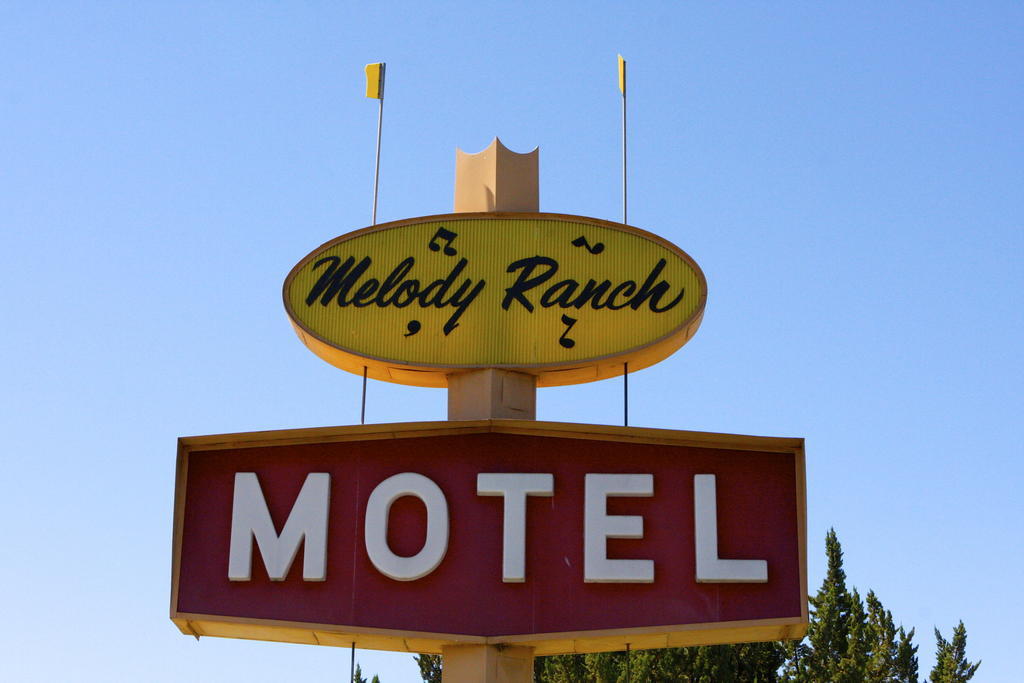 Melody Ranch Motel El Paso de Robles Buitenkant foto